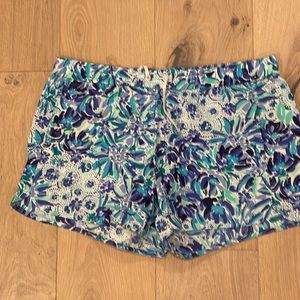 Lilly Pulitzer ocean trail shorts. EUC.Barely worn. Price indicated is for all
